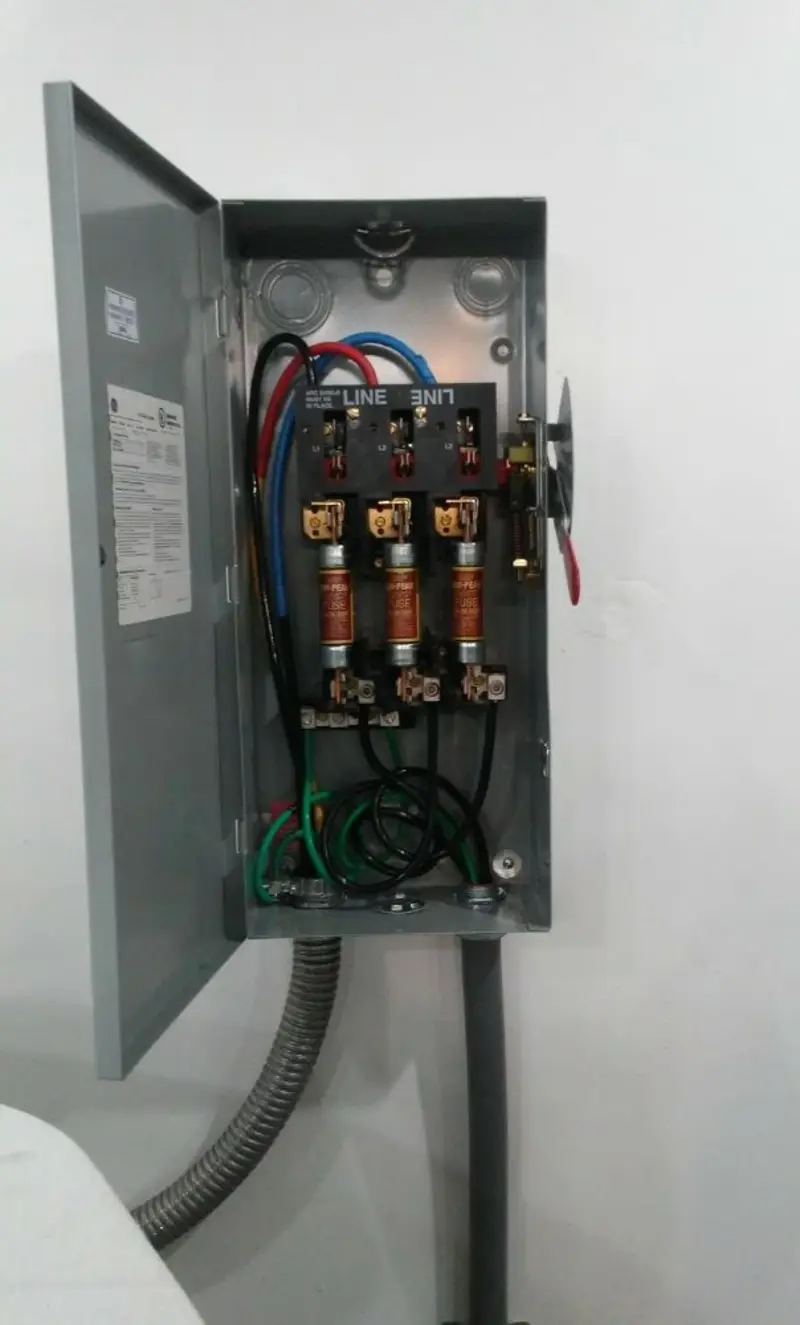 Three-phase disconnect switch installed for Smoke Detector Installation in North Brooksville